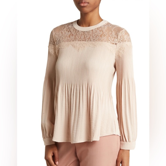 NWT ADRIANNA PAPELL Pleated Lace Trim Blouse - Picture 1 of 4
